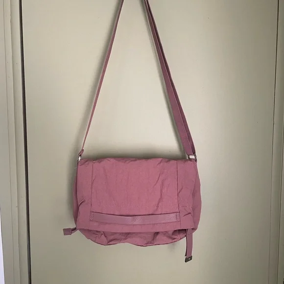 Lululemon mauve purple Crossbody Bag - Picture 1 of 11
